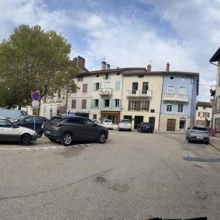 Appartement Sur La Place De Poncin Εξωτερικό φωτογραφία