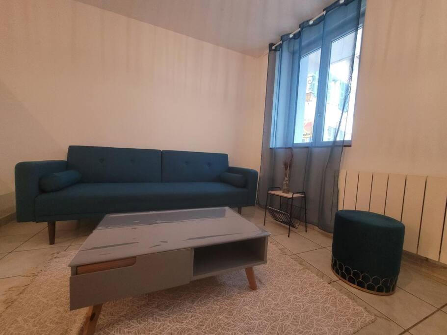 Appartement Sur La Place De Poncin Εξωτερικό φωτογραφία