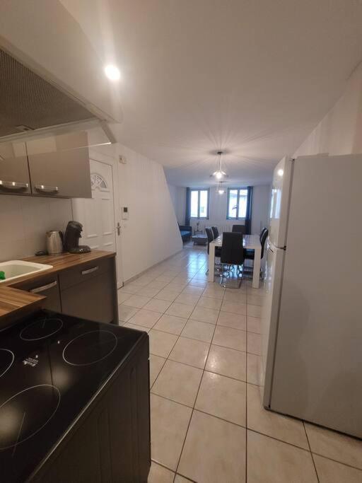 Appartement Sur La Place De Poncin Εξωτερικό φωτογραφία